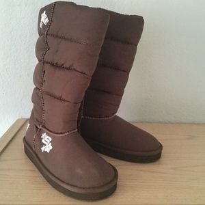 Girl's puffy boots